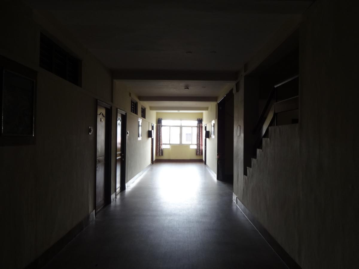 Hotel Duke Maduráj Kültér fotó