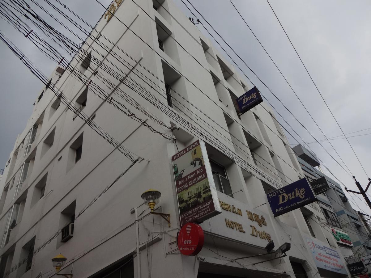 Hotel Duke Maduráj Kültér fotó