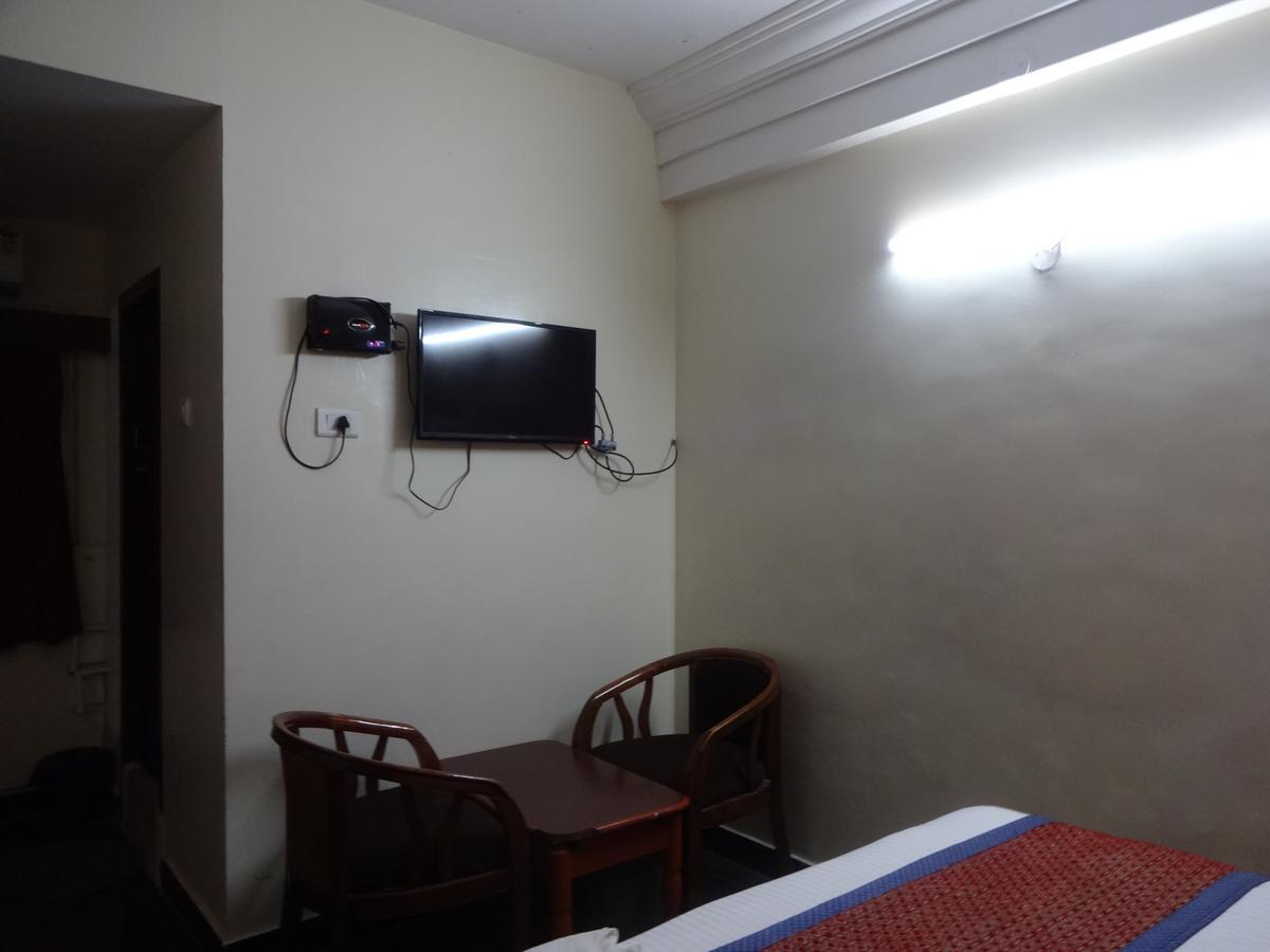 Hotel Duke Maduráj Kültér fotó